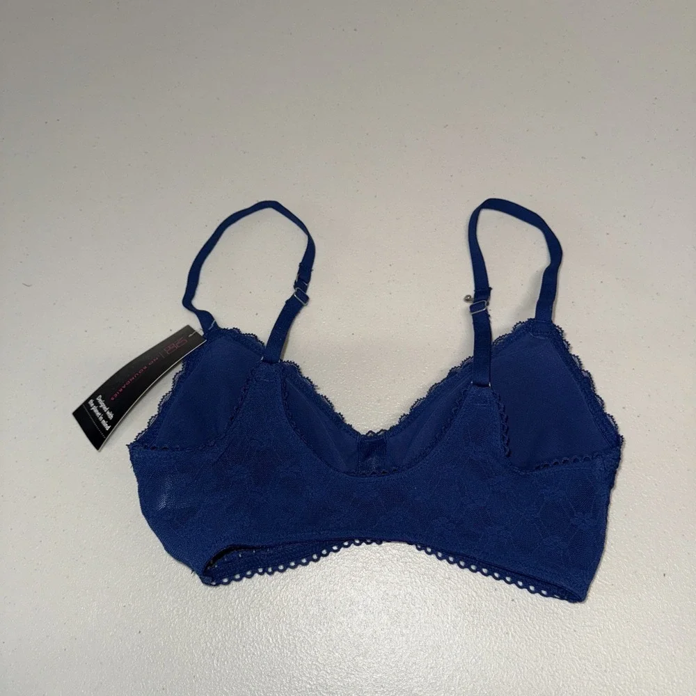 No Boundaries Triangle Lace Bralette Small Navy‎ Blue